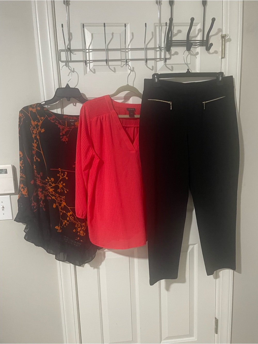 Pants in Black Chicos 2.5 (14) two larger tops Ann Taylor Alfani